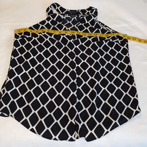 INC international Concepts Woman’s Lightweight Sleeves button down Shirt size 2 - Picture 4 of 9